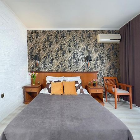 Hotel Yo Saints Constantine and Helena Exteriör bild