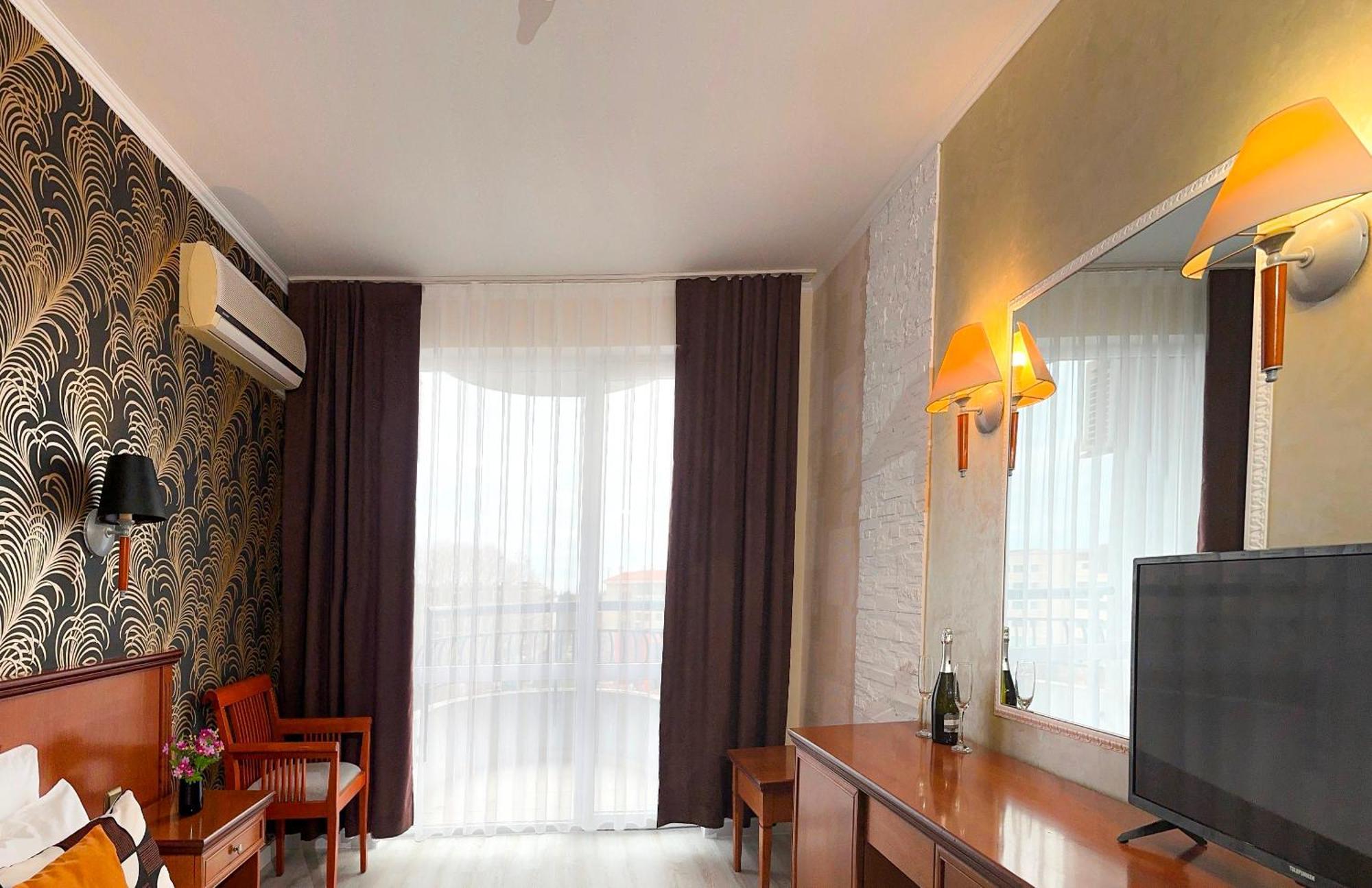 Hotel Yo Saints Constantine and Helena Exteriör bild