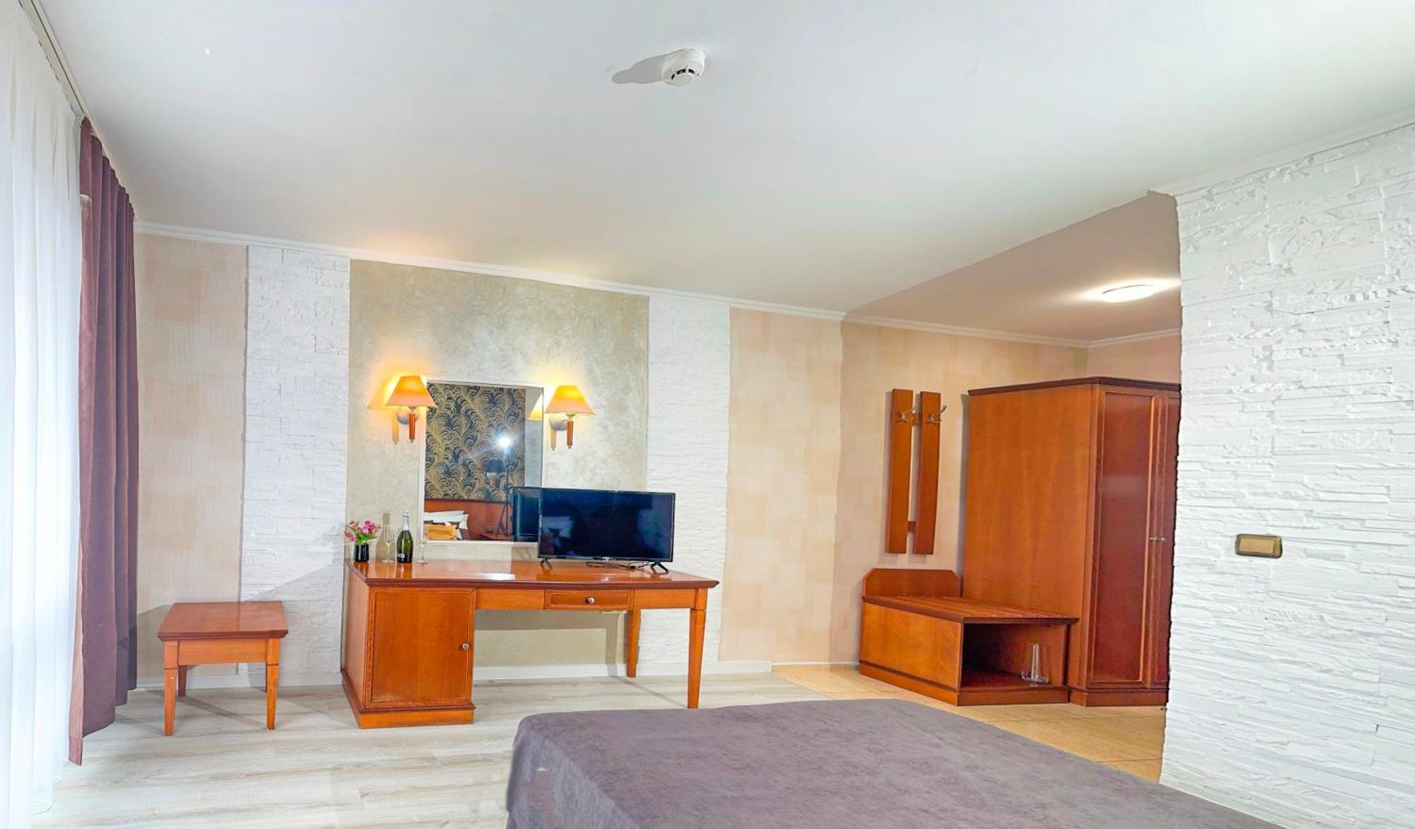 Hotel Yo Saints Constantine and Helena Exteriör bild