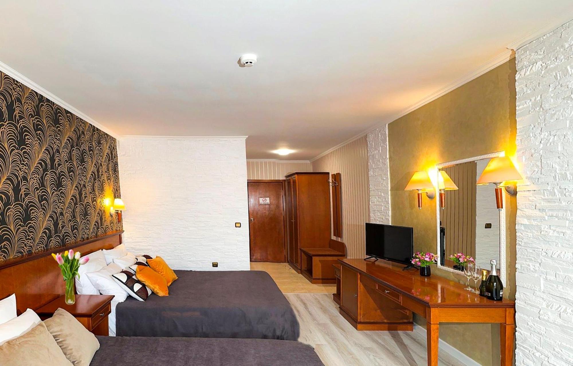 Hotel Yo Saints Constantine and Helena Exteriör bild